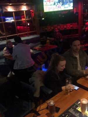 The Lounge - Sports Bar And Bistro