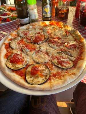 La Bruschetta Pizza & Snack