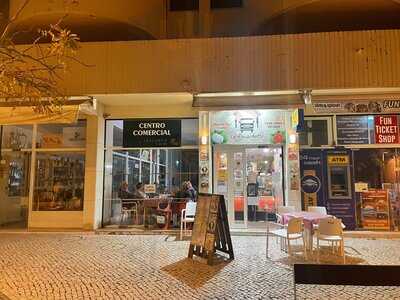 La Bruschetta Pizza & Snack