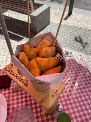 La Bruschetta Pizza & Snack
