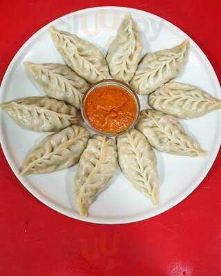 Kutumba Pizza And Mo:mo House