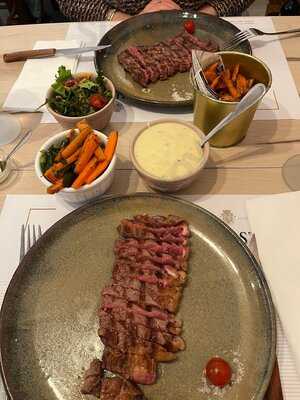 Muelle - Meat And Chill