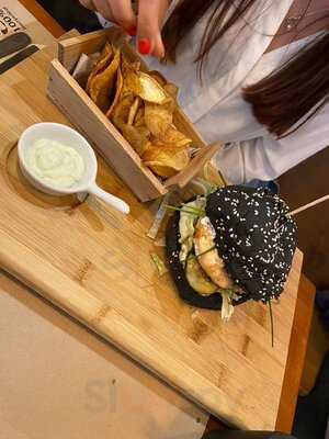 Combagagem Hamburgueria Café