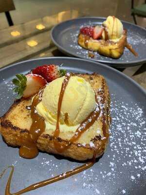 Ptm Downtown Brunch & Cocktails