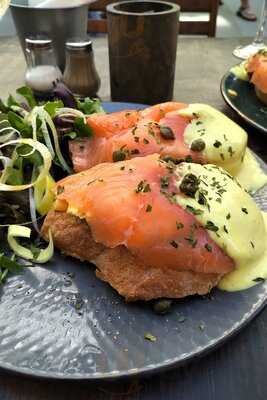 Floresta Cafe By Hungry Biker