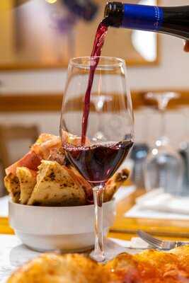 Veramente Pizza & Vino