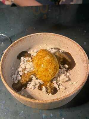 Sem Restaurant & Wine Bar