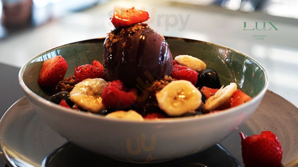 Lux Lounge Park