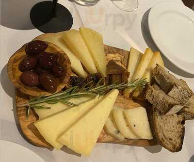 Blu Frog Tapas Restaurant & Wine Bar