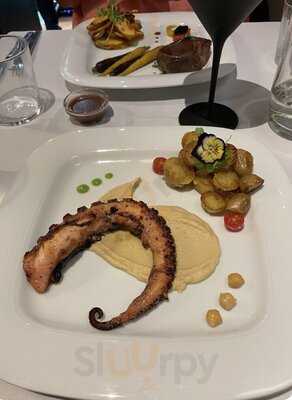 Blu Frog Tapas Restaurant & Wine Bar