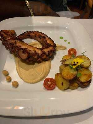 Blu Frog Tapas Restaurant & Wine Bar