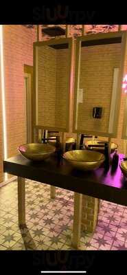 La Mafia Se Sienta A La Mesa - Parque Das Nações