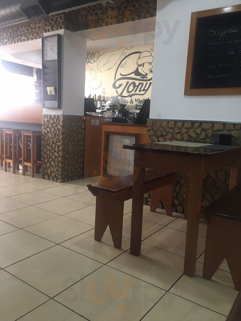 Tony Tapas & Vinhos