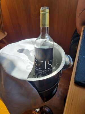Seis Wine Bar