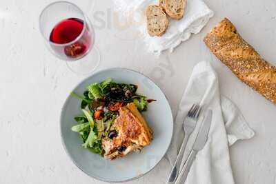 Garlic Café & Bistrô