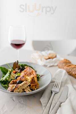 Garlic Café & Bistrô