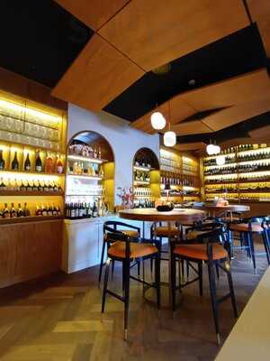 Brooke's Wine Bar & Shop