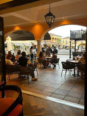 Brooke's Wine Bar & Shop