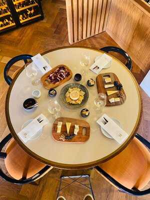 Brooke's Wine Bar & Shop