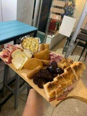 100 Igual Café E Petiscos