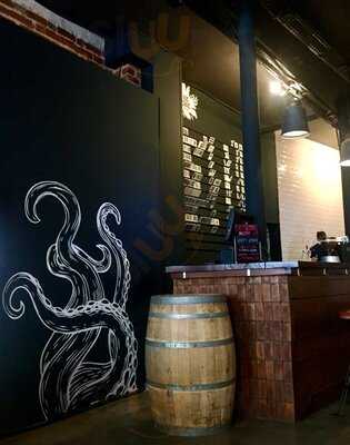 Dois Corvos Intendente Taproom