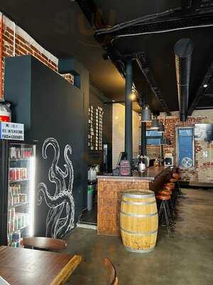 Dois Corvos Intendente Taproom