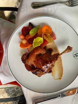 Bougain Restaurant & Garden Bar