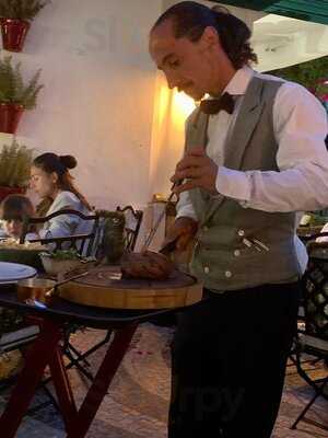 Bougain Restaurant & Garden Bar