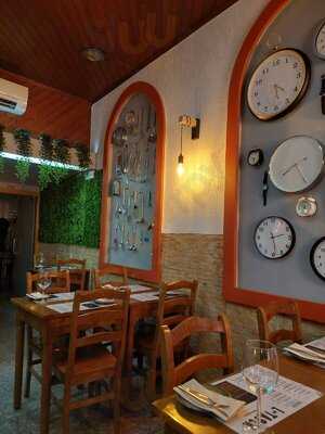 L-tasca By Maria Peixeira