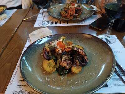 L-tasca By Maria Peixeira