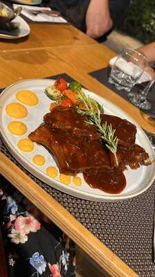 Mahalo Restaurant And Bar