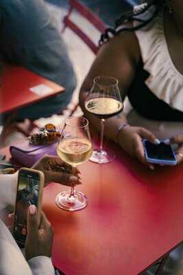 Red Nose / Natural Wine Bar & Merceria