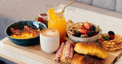 20.23 Brunch & Breakfast