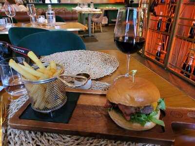 Oboé Restaurant & Club