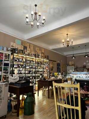 Momentos Wine & Cheese