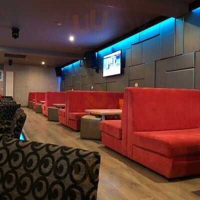 Alexander Restaurant & Bar