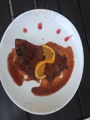 Vlahia Restaurant & Lounge