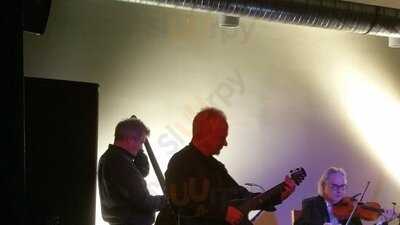 Warehouse Pub & Grill