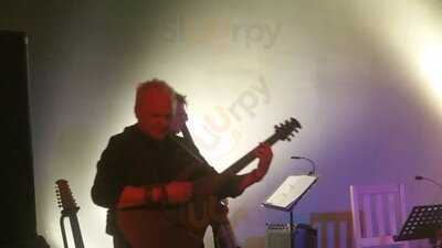 Warehouse Pub & Grill