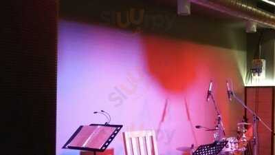 Warehouse Pub & Grill