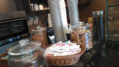 Serotonin Coffee And Dessert Factory