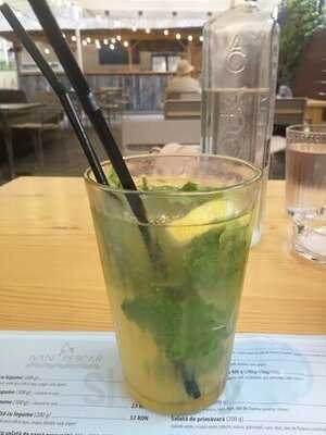 Ivan Pescar & Scrumbia Bar