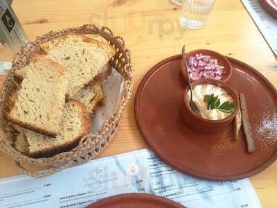 Ivan Pescar & Scrumbia Bar