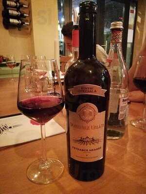 Gusteria Boutique Bistro