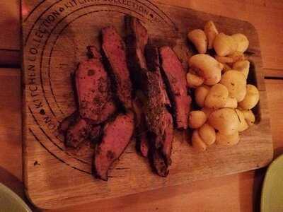 Gusteria Boutique Bistro