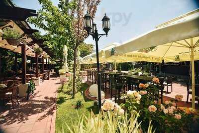 The Garden At The Jw Marriott