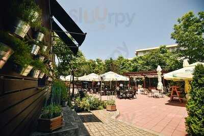 The Garden At The Jw Marriott