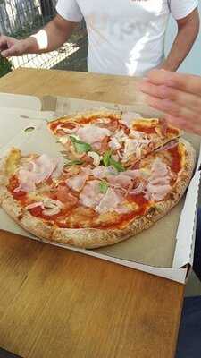 Il Pizzaiolo Pizza Napoletana
