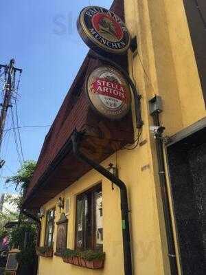 White Horse Pub & Restaurant