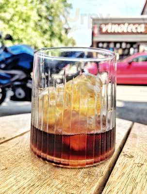 Two Minutes Coffee Shop